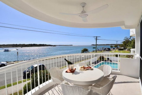Opulent Noosa Sunsets 5HS - Accommodation Search 1
