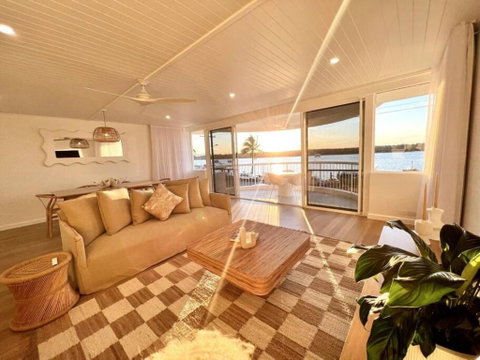 Opulent Noosa Sunsets 5HS - Accommodation Search 2