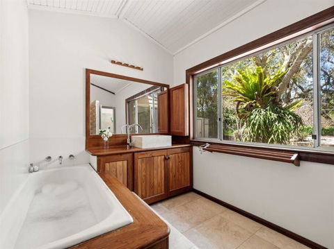 Orchard Homestead Countryside Retreat - Accommodation Search 3