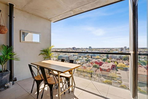 Ovation - New Footscray Apt W Parking & Pool - Accommodation Search 3