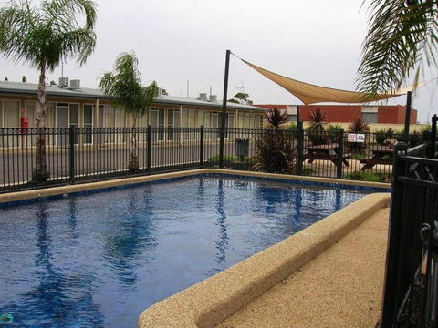 Overlander Hotel Motel - Accommodation Search 3