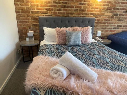 Paddlewheel Motel - Accommodation Search 3