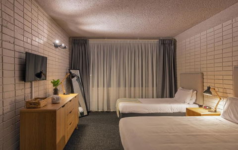 Palms Hotel - Accommodation Search 2