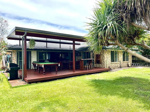 Pandanus Paradise. Newly Renovated 4 Bedroom Home - Accommodation Search 0
