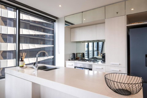 Panoramic View - Albert Park Lake & Shrine Views - Accommodation Search 2