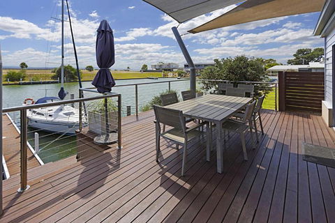 Pelican Landing - Accommodation Search 2