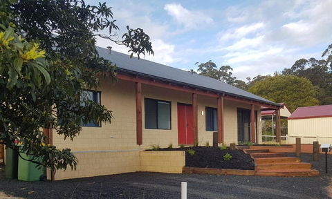 Pemberton Japanese Garden Studio - Accommodation Search 0