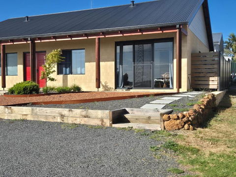 Pemberton Japanese Garden Studio - Accommodation Search 1