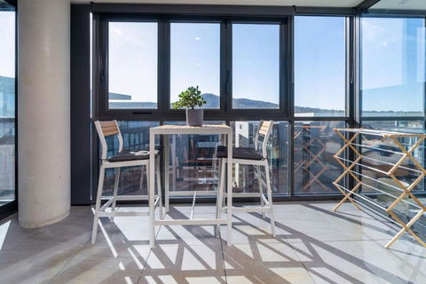 Perfectly Located 1BR BA Apartment - Accommodation Search 1