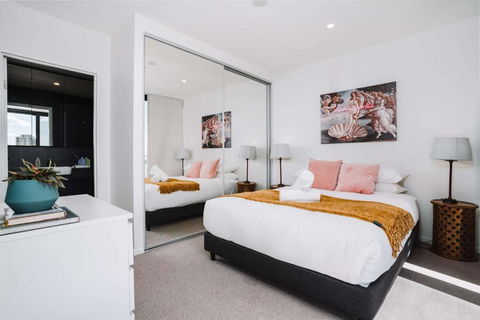 Perfect Located 1-Bed With Great Views & Parking - Accommodation Search 3