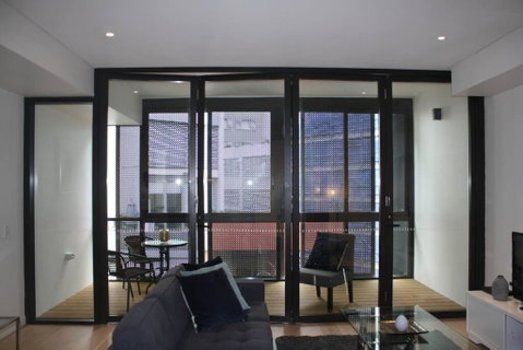 Perfect Large One Bedroom Plus Study - ALB09518 - Accommodation Search 1