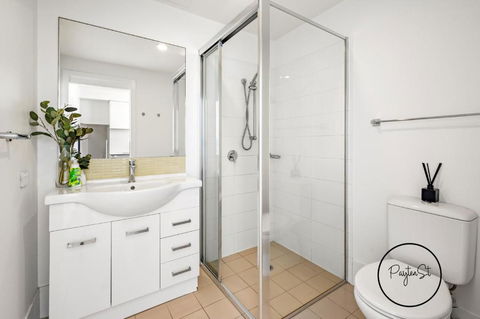 Perfect Penthouse - WiFi Included - Accommodation Search 1