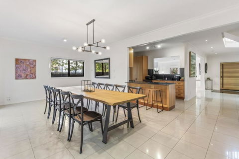 Perfectly Located 4-Bed House In Kensington - Accommodation Search 3