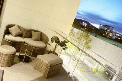 Perfectly Located Modern Apartment - Canberra CBD - Accommodation Search 3