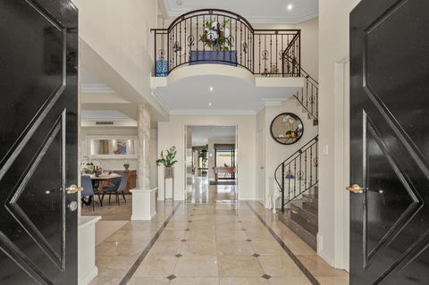 Perth 2-Story, Views, BBQ & More - Accommodation Search 1