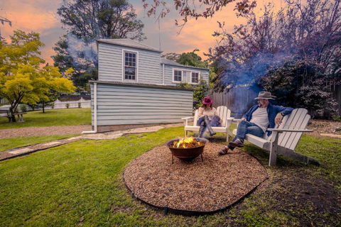 Pet-Friendly Blue Mountains Cottage With Indoor Fireplace - Accommodation Search 0