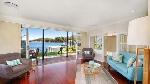 Pine Tree Cottage - Waterfront - Accommodation Search 2