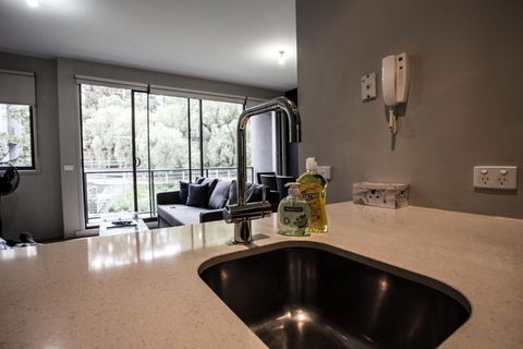ReadySet Apartments On Altona - Accommodation Search 3