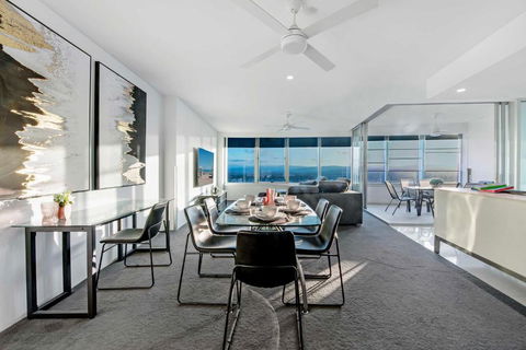 Q Tower Apartments In Surfers Paradise - From Level 3 - Self Contained & Privately Managed - Wow Stay - Accommodation Search 1