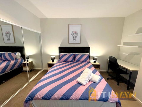 Pretty Penthouse - Close To ANU - Accommodation Search 3