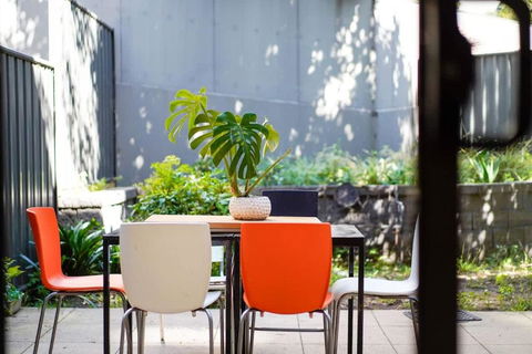 Prime Kensington 2BR Apt With A Massive Backyard - Accommodation Search 3