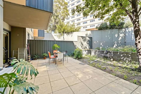 Prime Kensington 2BR Apt With A Massive Backyard - Accommodation Search 2