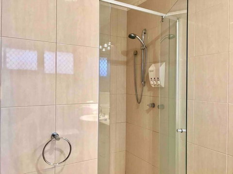 Private Entrance Beautiful Ensuite W Kitchenette - Accommodation Search 3