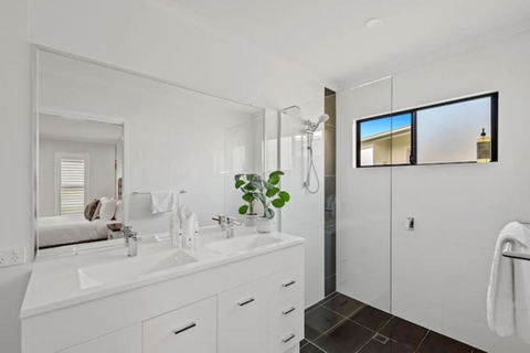 Private Mudjimba Beach Abode - Accommodation Search 0