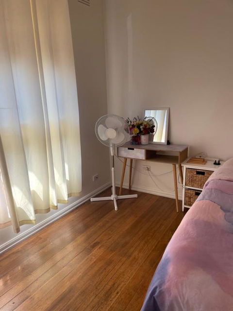 Private Room Near Melbourne Airport - Accommodation Search 0