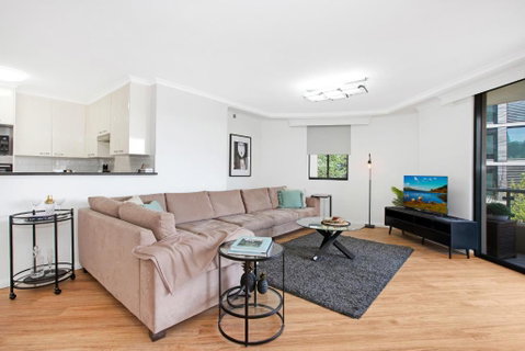 Pyrmont 2 Bed Apartment - Prime Location W Parking - Accommodation Search 0