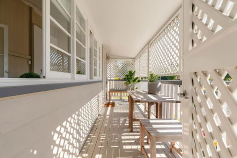 Quaint & Cosy 1 Bedroom Apartment In Queenslander. - Accommodation Search 0