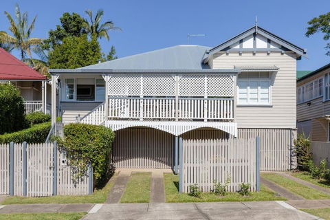 Quaint & Cosy 1 Bedroom Apartment In Queenslander. - Accommodation Search 1
