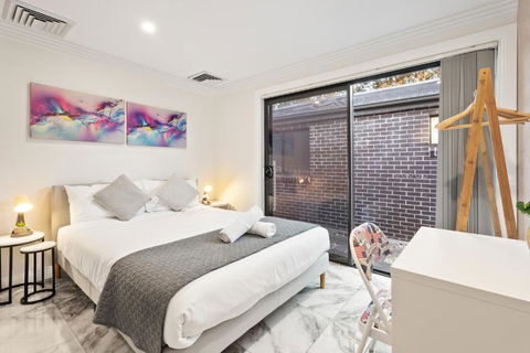 Quaint Double Room - Centrally Located At Glenfield - Shared Bathroom - Accommodation Search 1