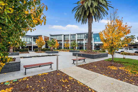 Quality Hotel Taylors Lakes - Accommodation Search 0