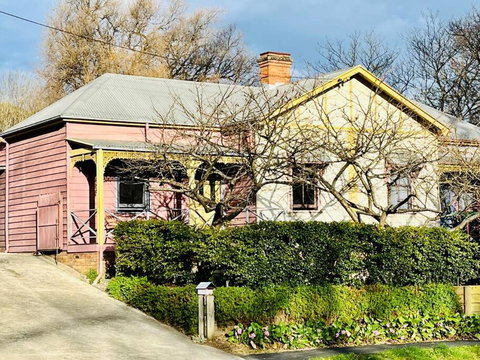 Quarryman Cottage @ 102 - Accommodation Search 0