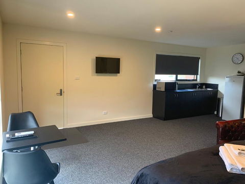 Queens Arms Hotel - Accommodation Search 2