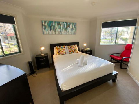 Quiet 2 Bedroom Apt In The Heart Of Old Kingston - Accommodation Search 2