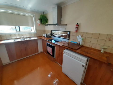 QUIET PROPERTY BY THE RIVER - Accommodation Search 3