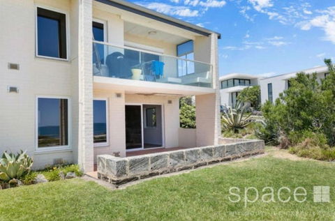 Quintessential Oceanview Apartment In Cottesloe - Accommodation Search 3