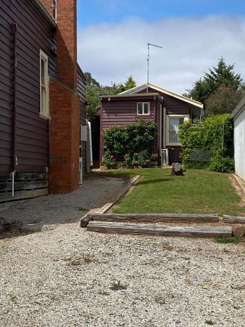 R&R Blue Diamond Luxury Studio Maryborough, Vic - Accommodation Search 2