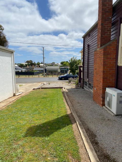 R&R Blue Diamond Luxury Studio Maryborough, Vic - Accommodation Search 3