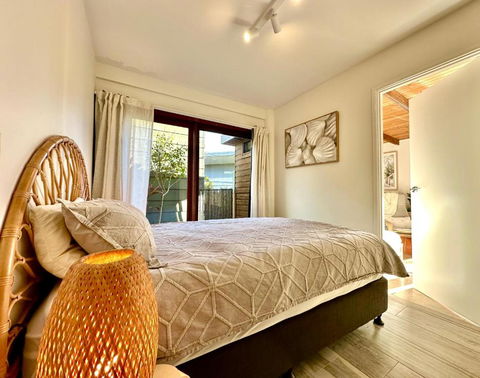 Private Access Retreat 1 Queen Bedroom W Stunning Pool And Ocean Views - Accommodation Search 2