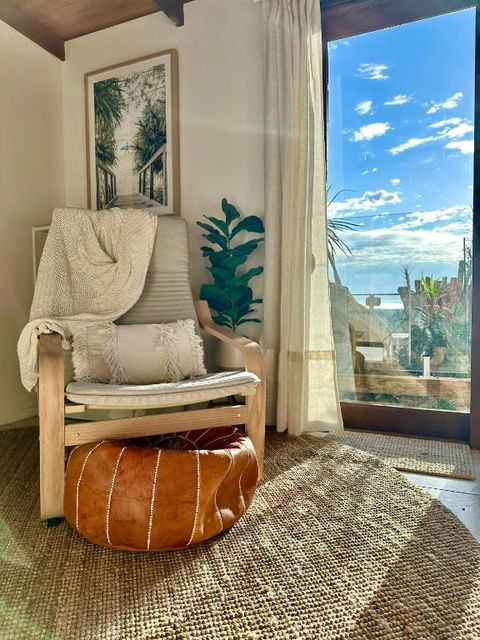 Private Access Retreat 1 Queen Bedroom W Stunning Pool And Ocean Views - Accommodation Search 3