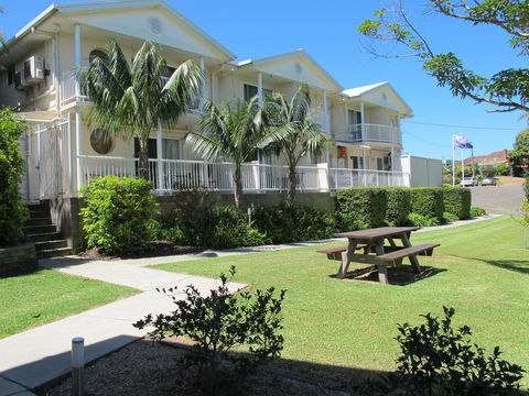 Aston Hill Motor Lodge - Accommodation Search 0