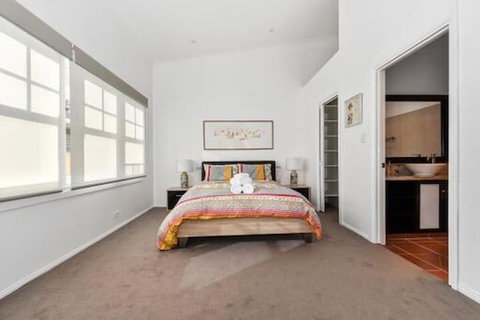 Aston On Church - Luxury Accommodation - Accommodation Search 2
