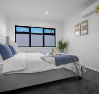 AU.JOY 3 Bed Townhouse Burwood 3 - Accommodation Search