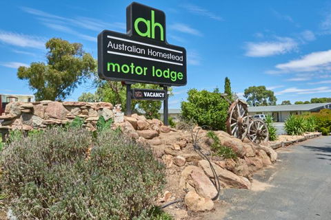 Australian Homestead Motor Lodge - Accommodation Search 0