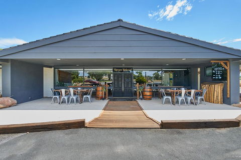 Australian Homestead Motor Lodge - Accommodation Search 1