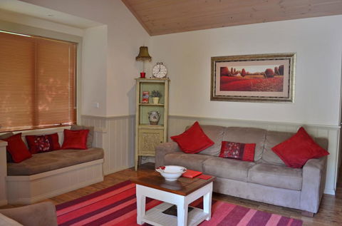 Autumn Affair Cottage 5 - Accommodation Search 2