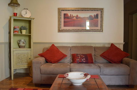 Autumn Affair Cottage 5 - Accommodation Search 1
